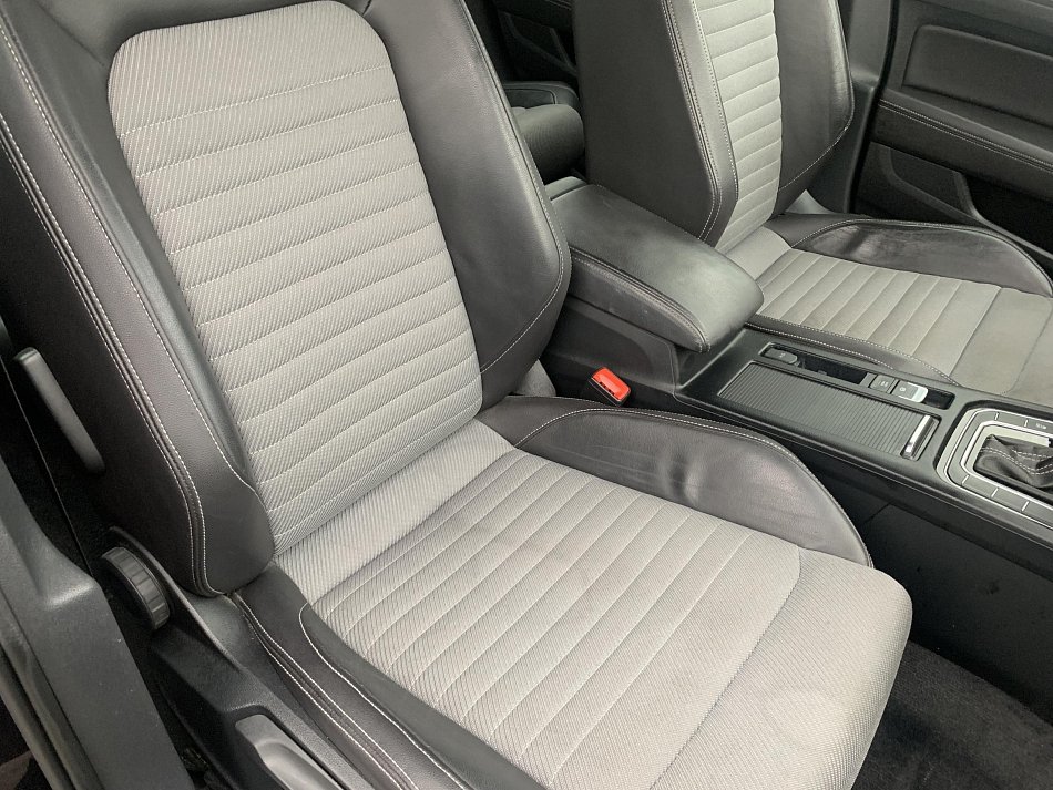 Volkswagen Passat 2.0 TDi R-Line