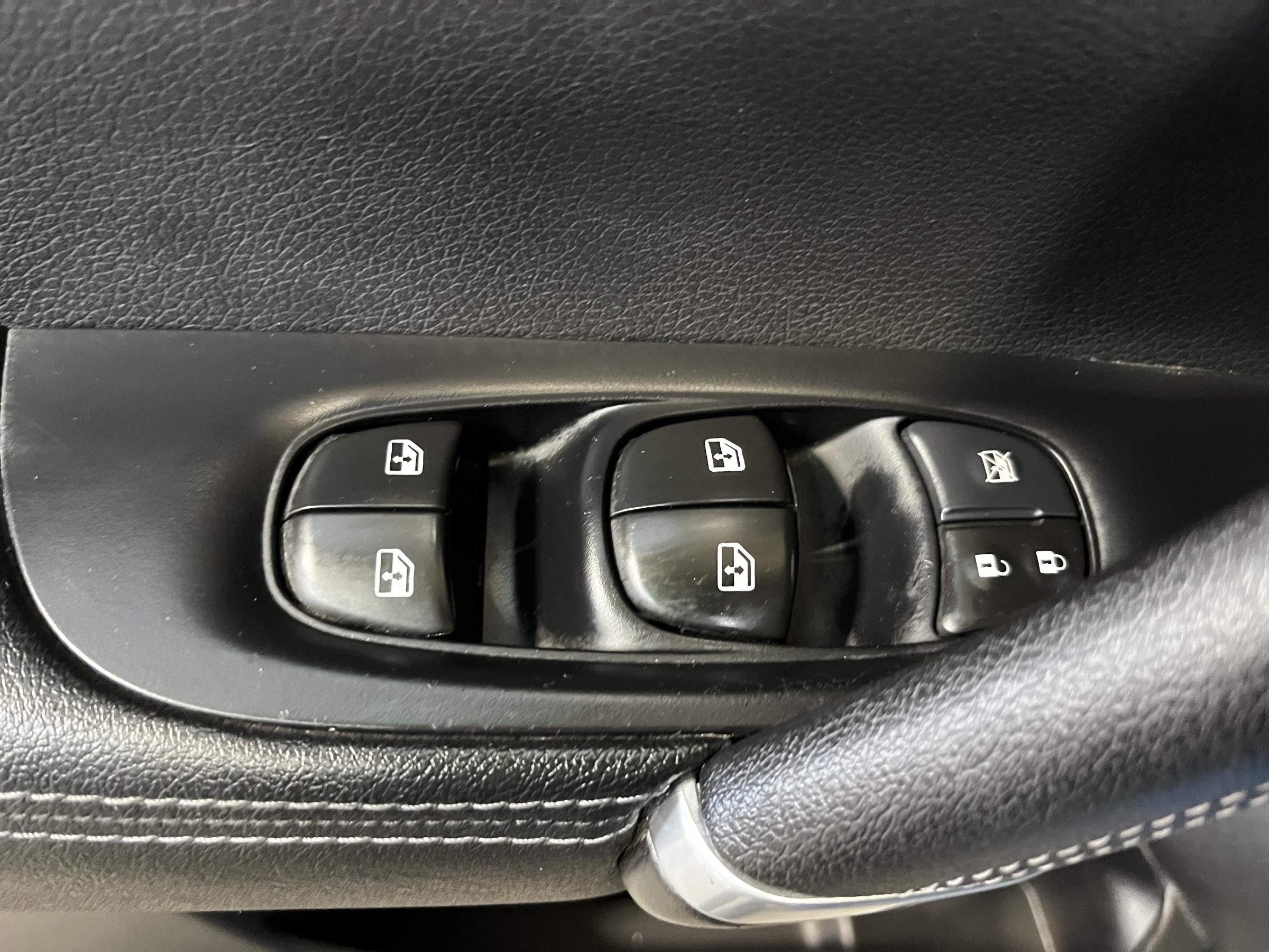 Nissan Qashqai, 2017 - pohled č. 12