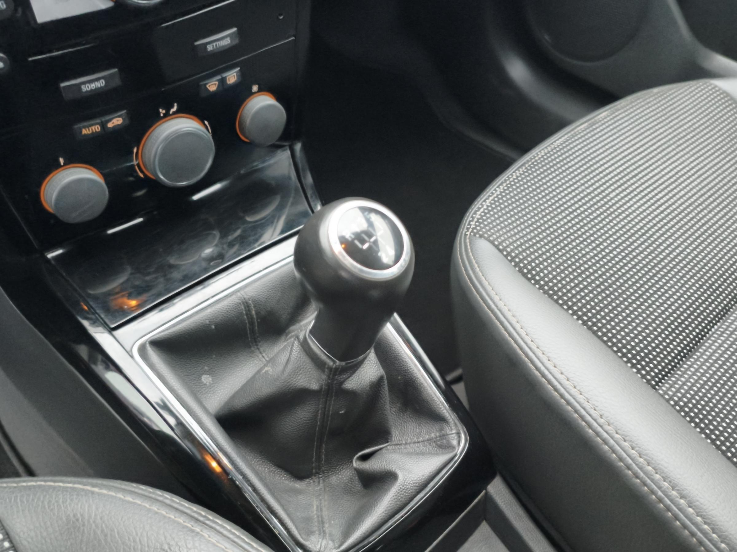 Opel Astra, 2008 - pohled č. 17