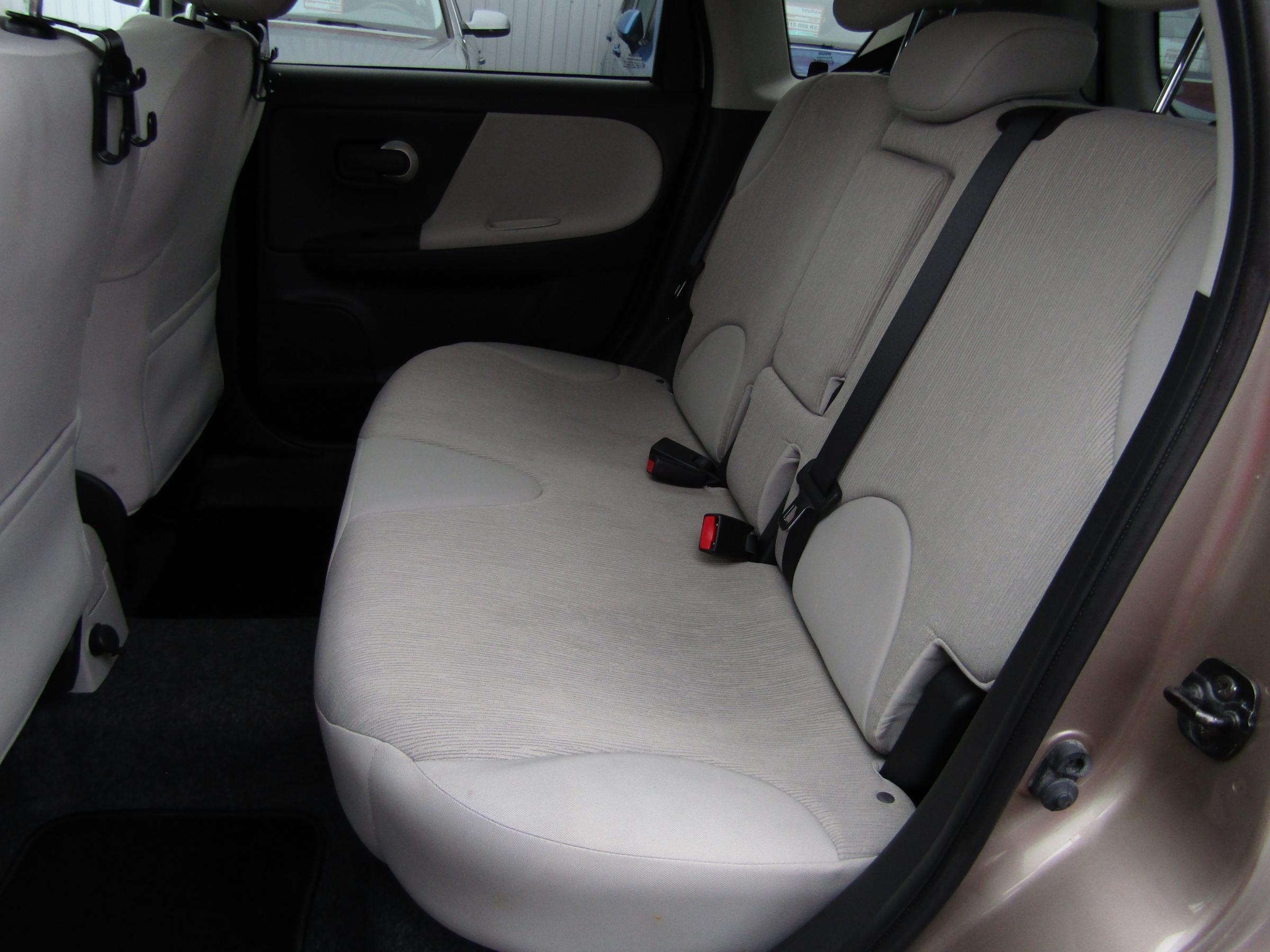 Nissan Note, 2011 - pohled č. 10