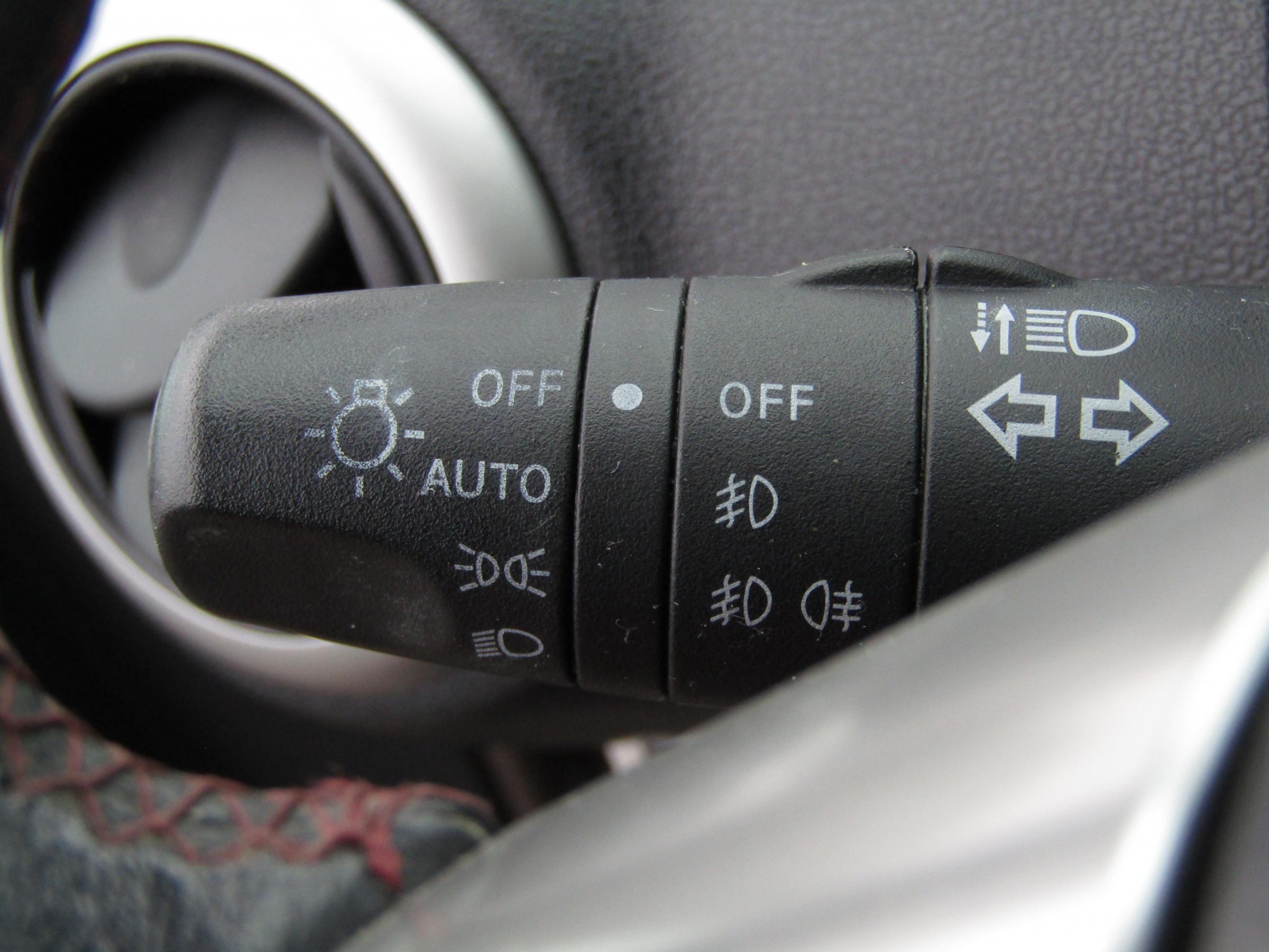 Nissan Note, 2011 - pohled č. 12