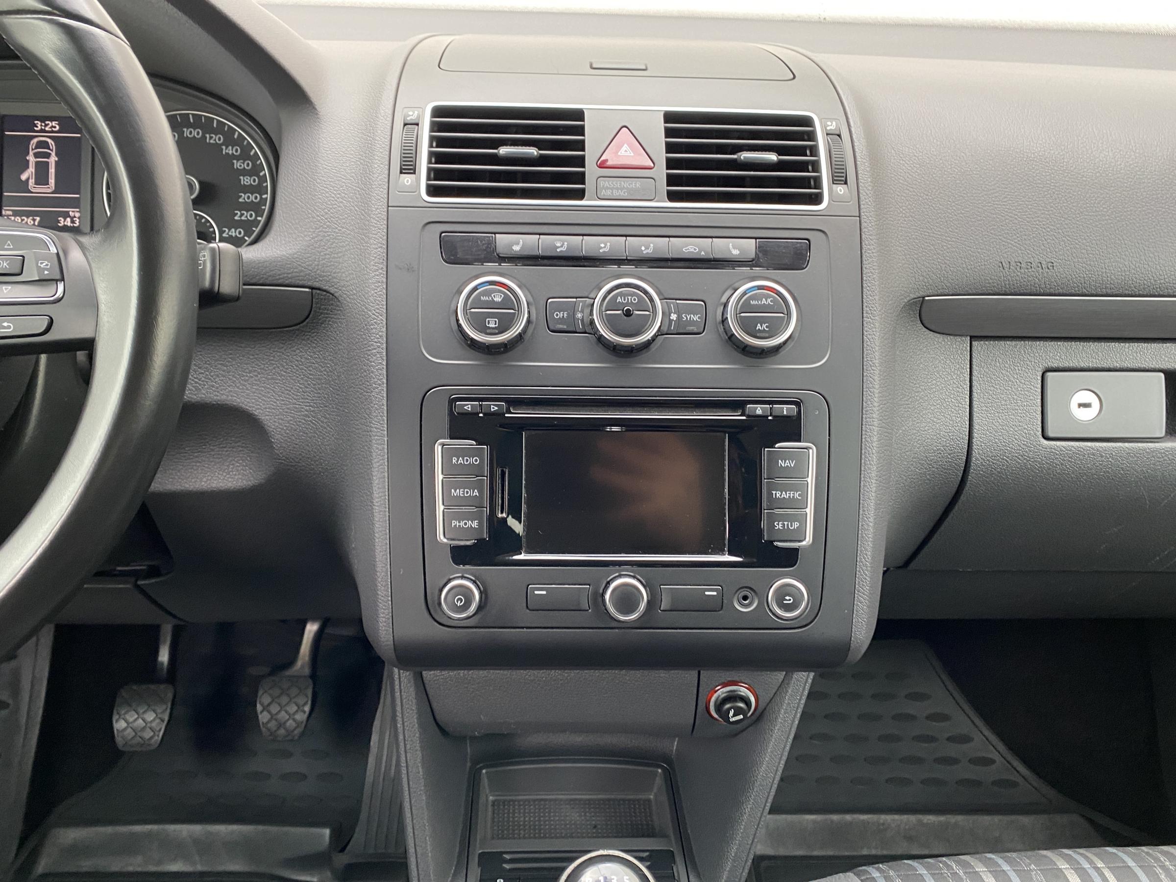 Volkswagen Touran, 2013 - pohled č. 10