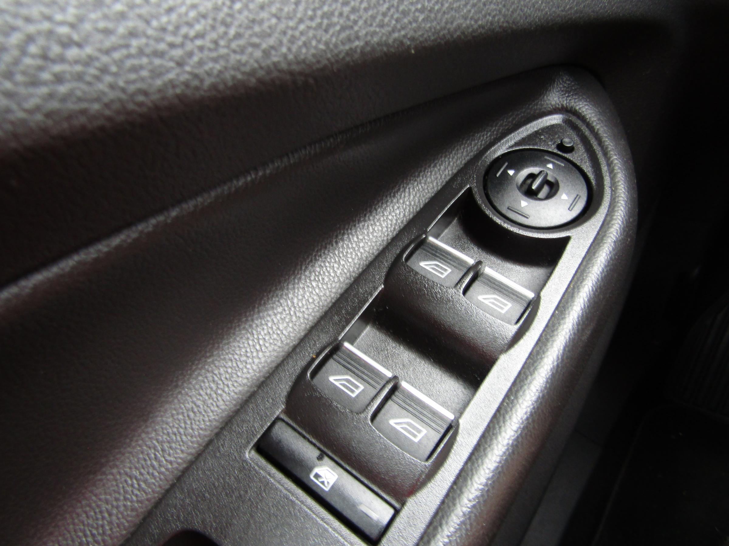 Ford Kuga, 2015 - pohled č. 14