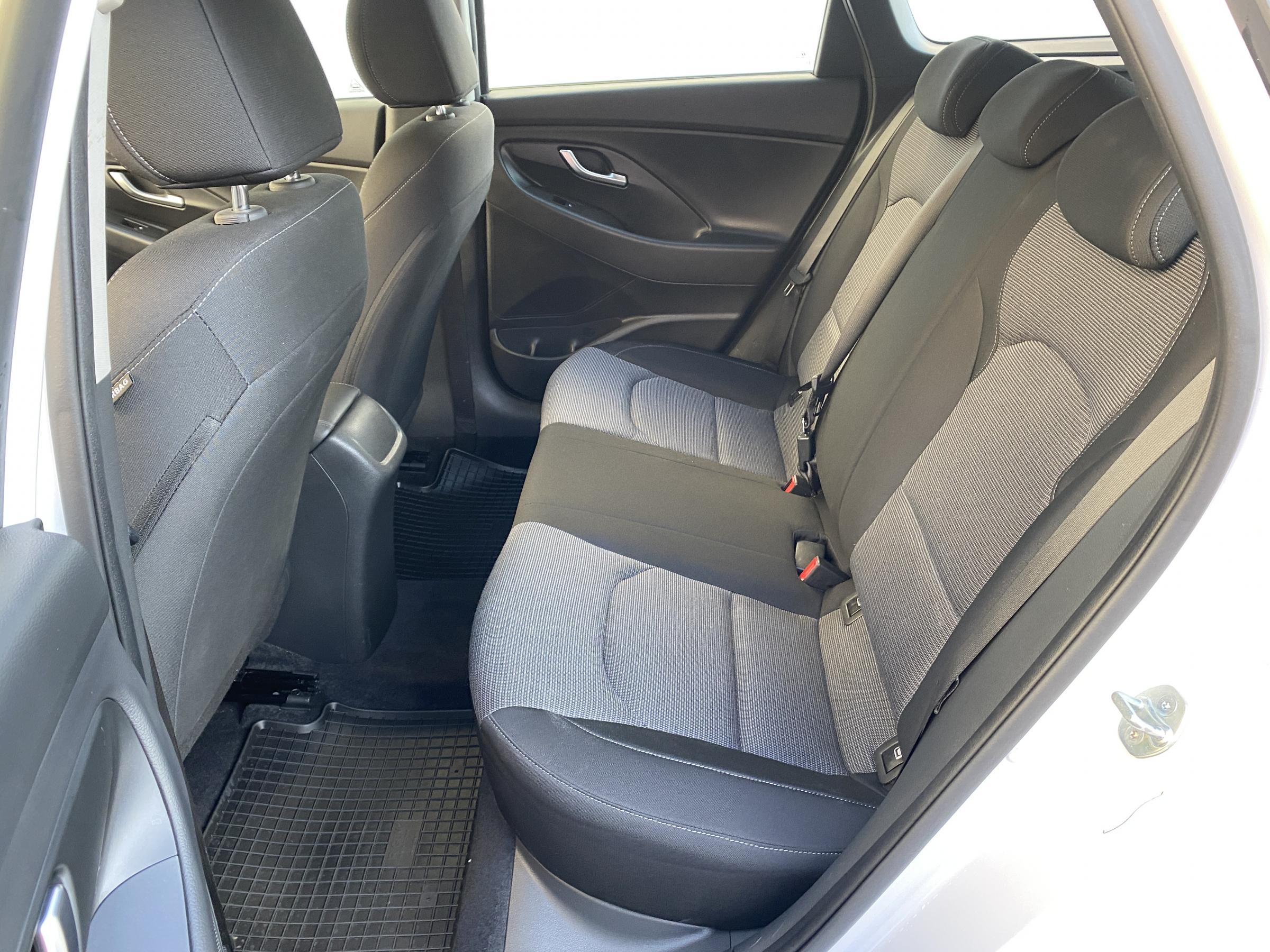 Hyundai i30, 2023 - pohled č. 10