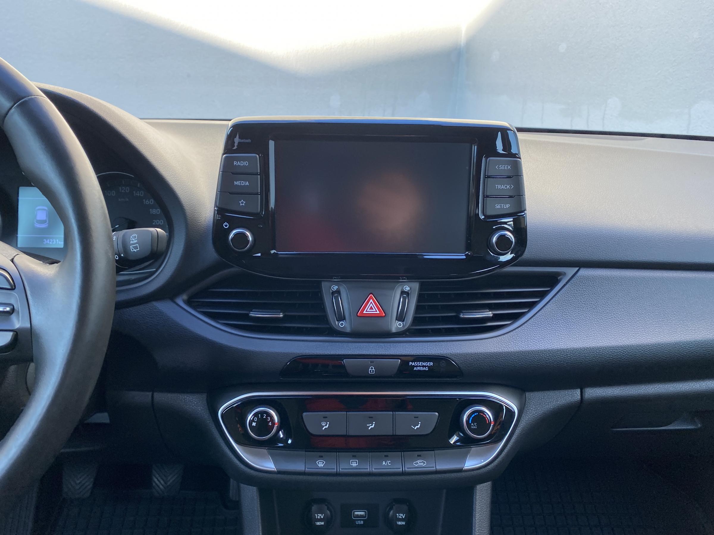 Hyundai i30, 2023 - pohled č. 12