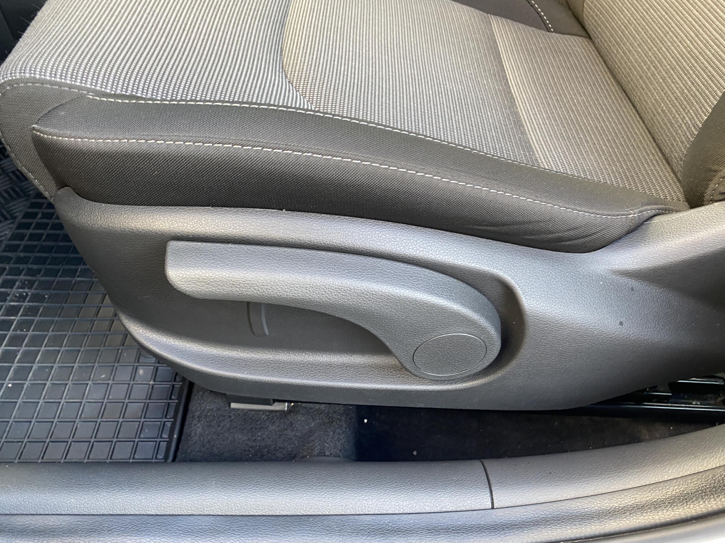 Hyundai i30, 2023 - pohled č. 14