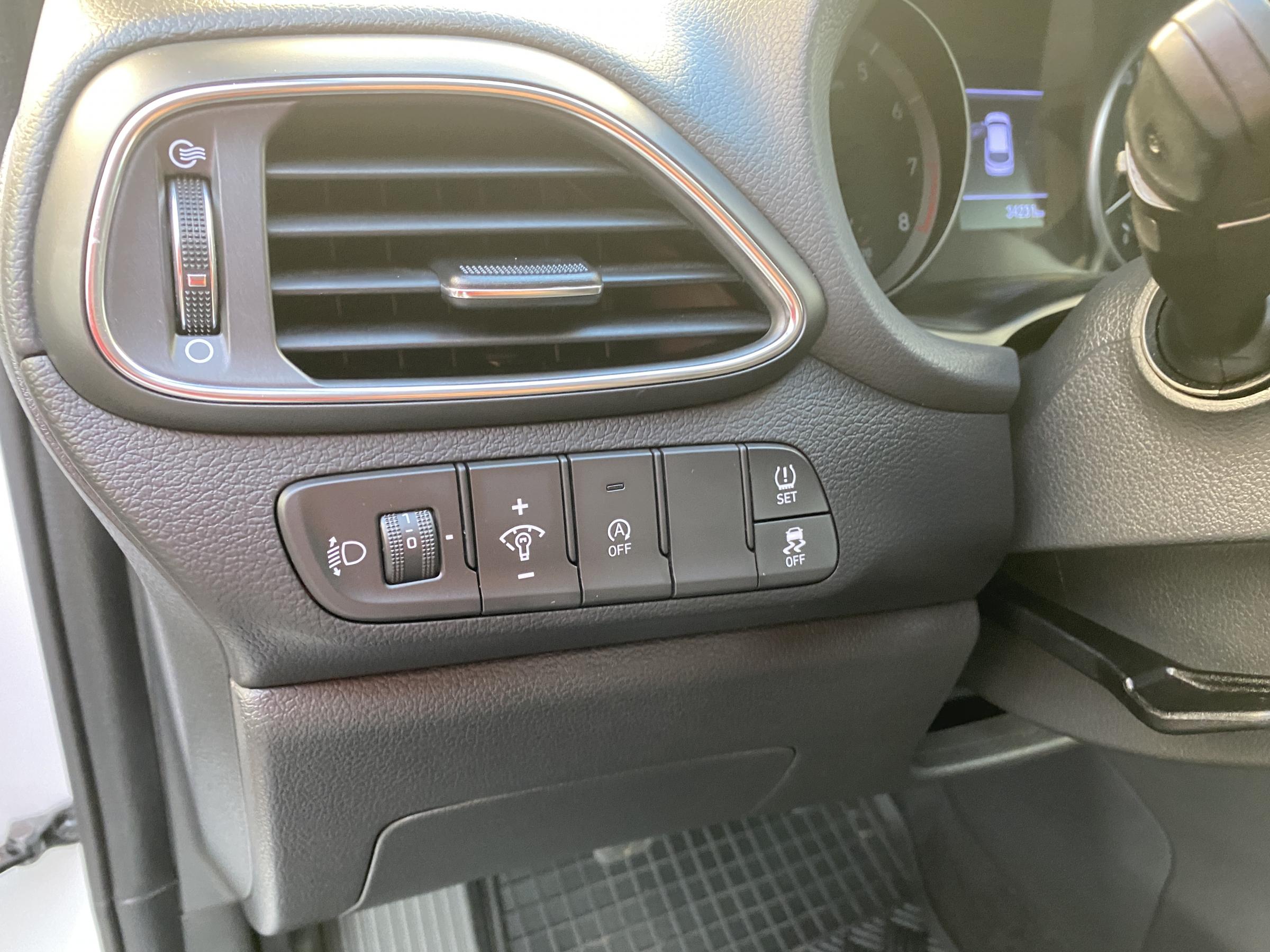 Hyundai i30, 2023 - pohled č. 15