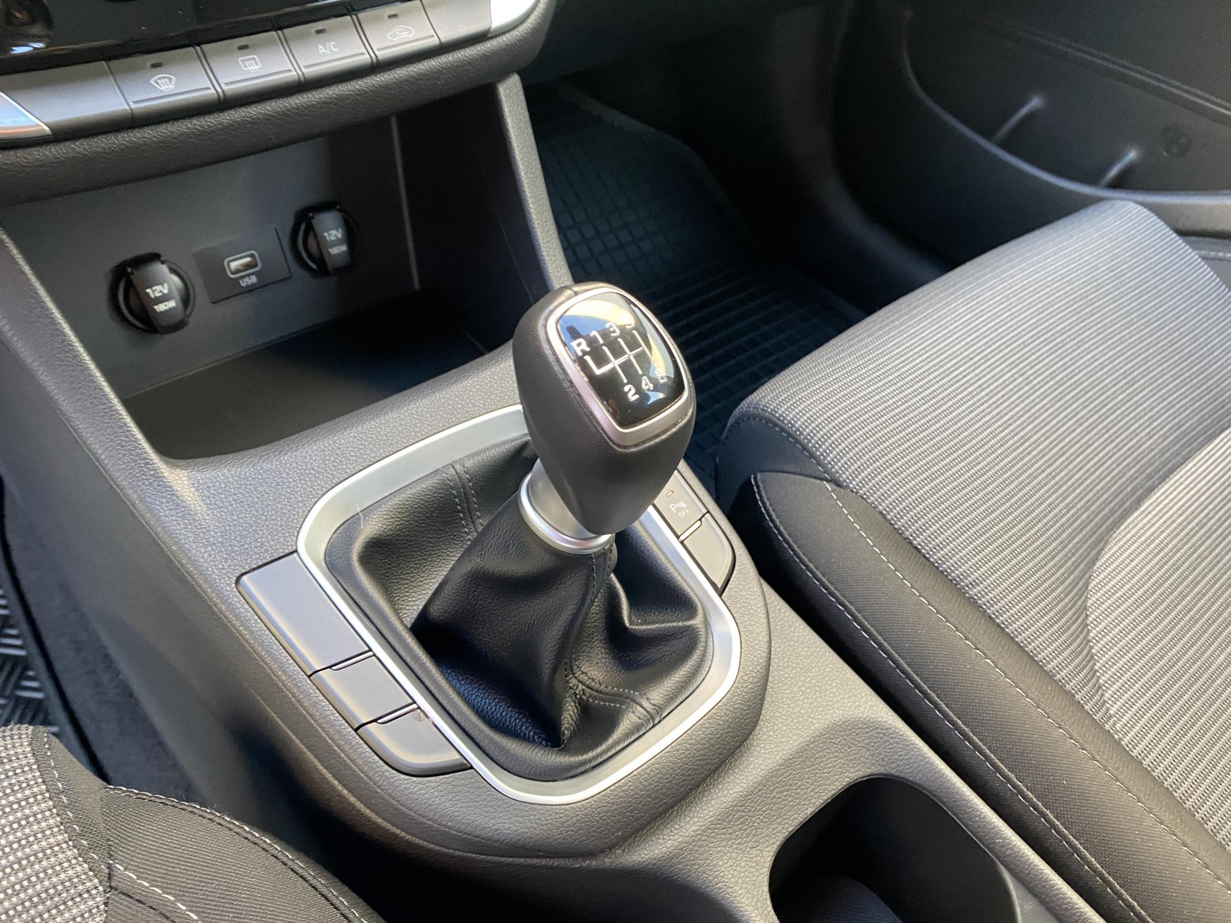 Hyundai i30, 2023 - pohled č. 16