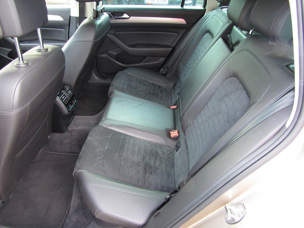 Volkswagen Passat 2.0 TDi Highline