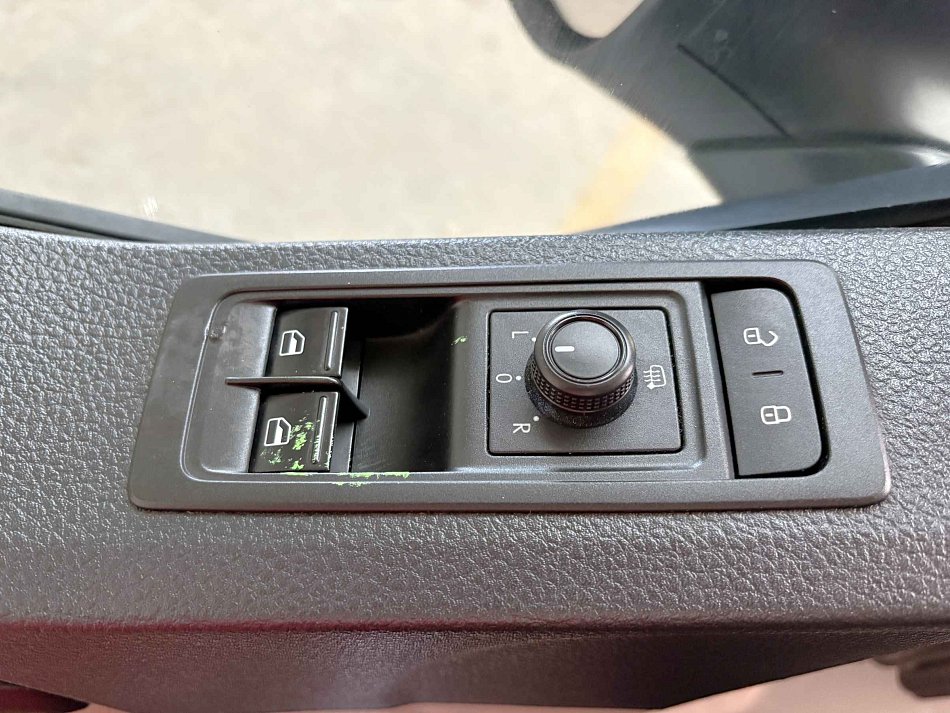 Volkswagen Transporter 2.0TDi  L2H1