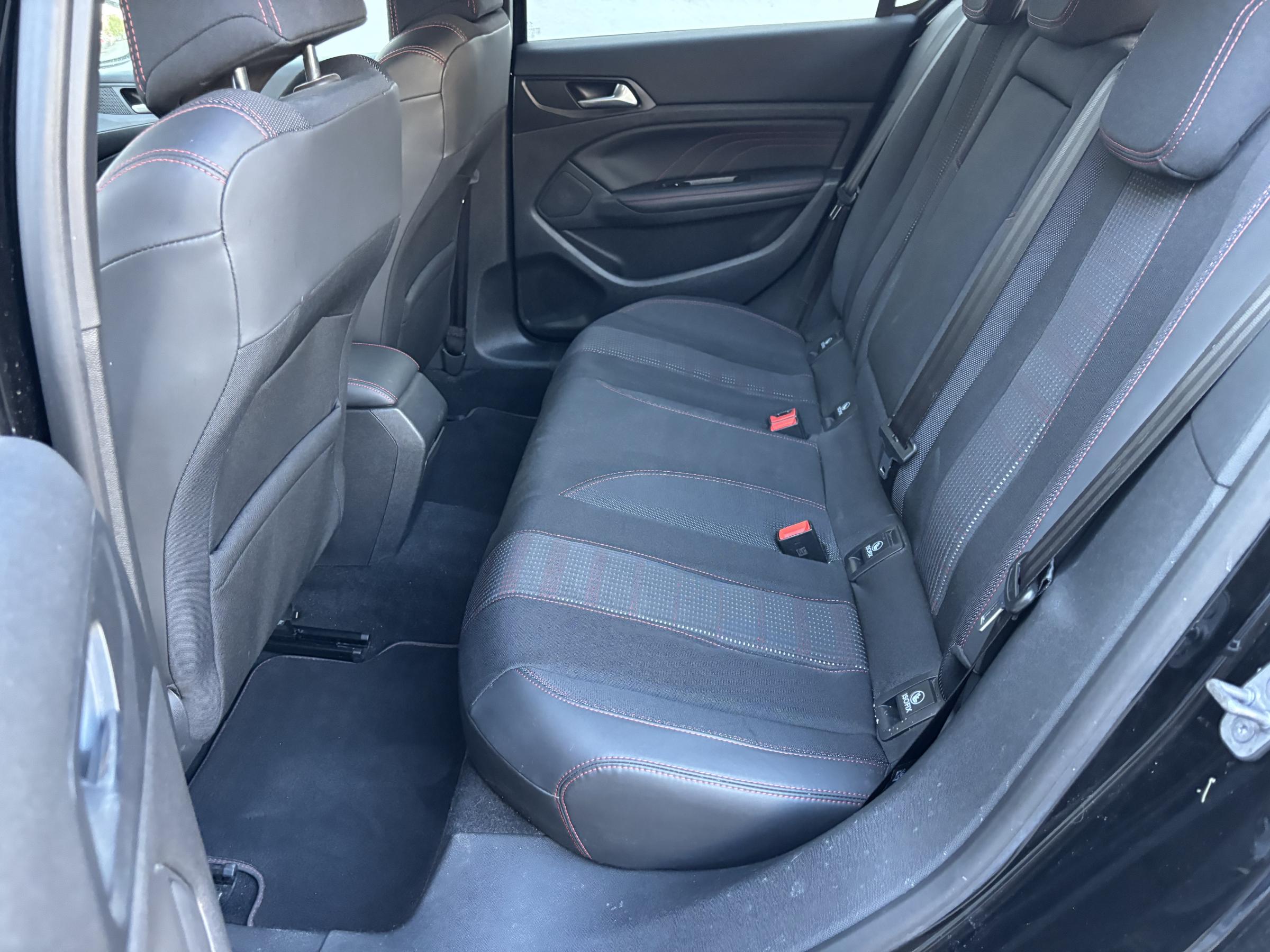 Peugeot 308, 2017 - pohled č. 10