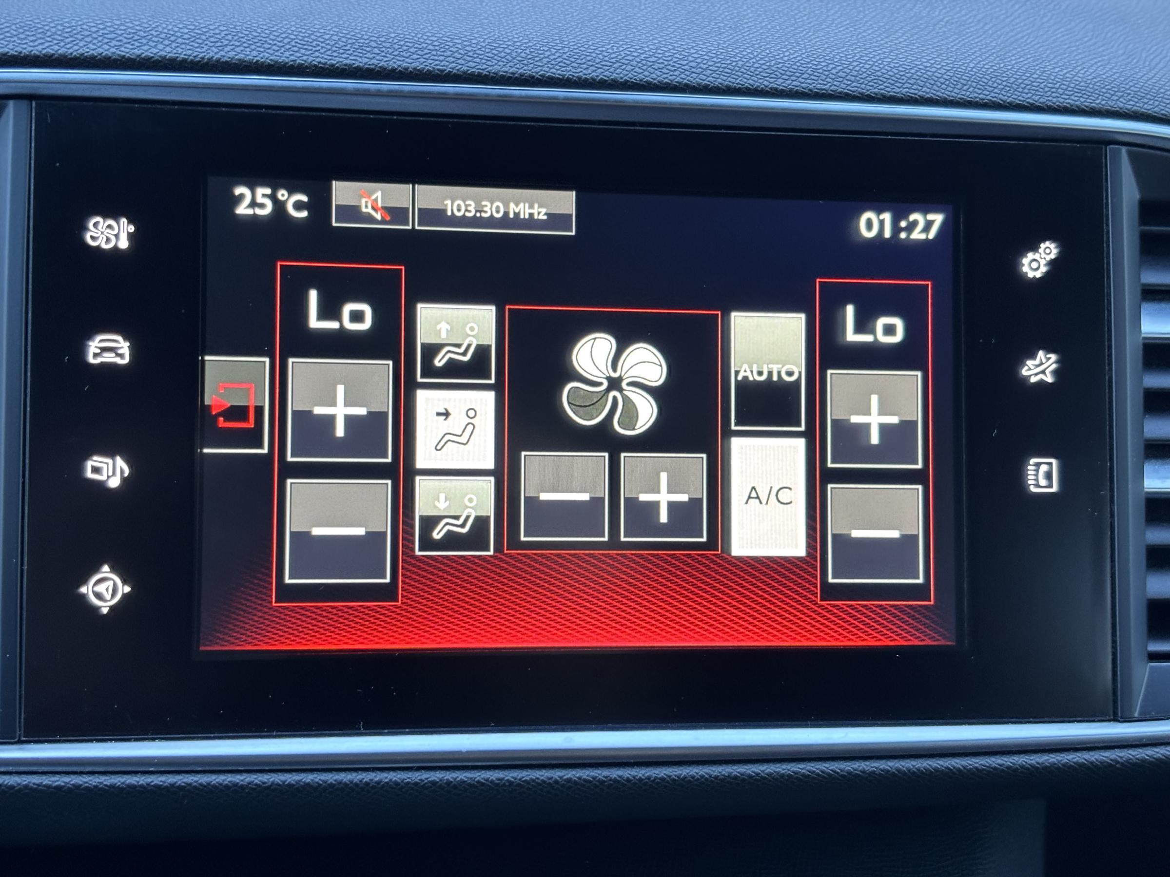 Peugeot 308, 2017 - pohled č. 16