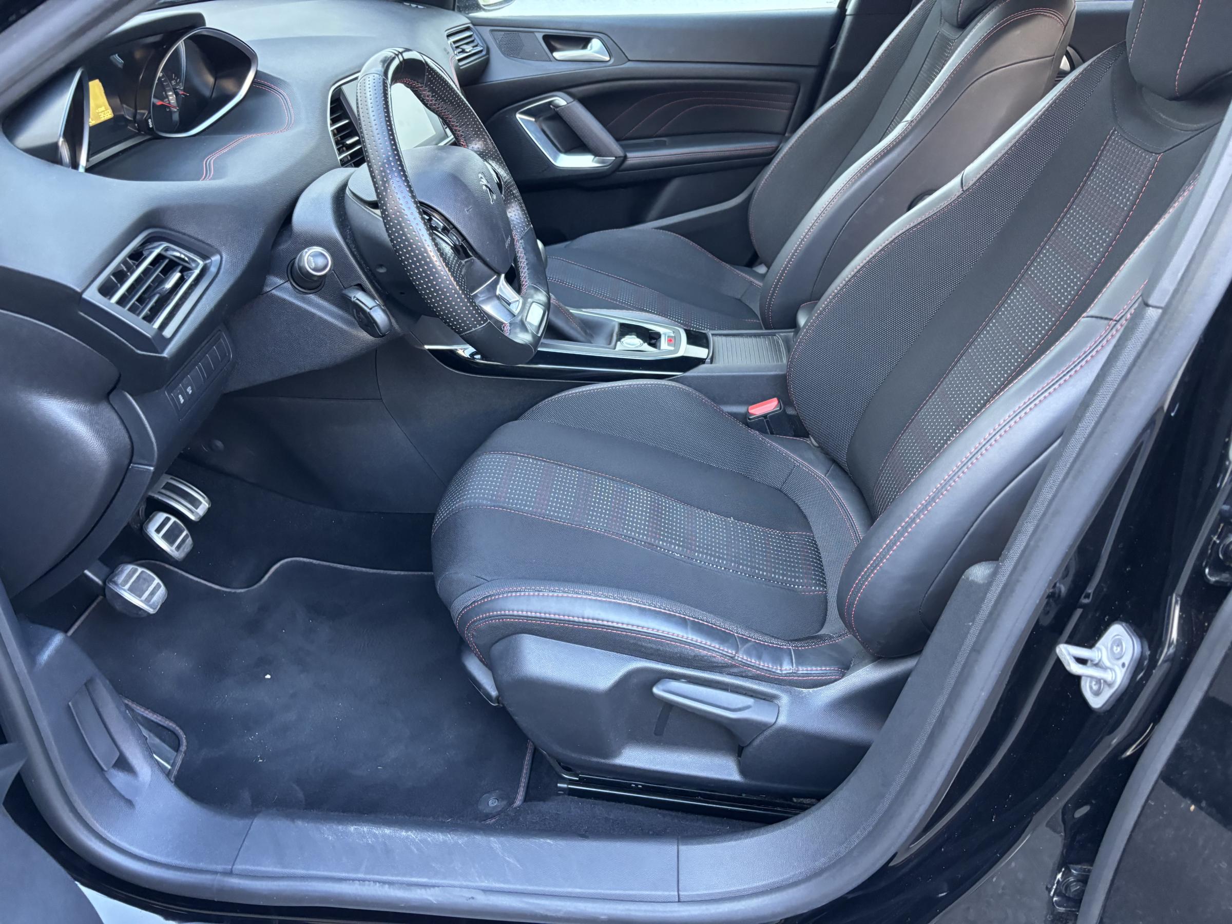 Peugeot 308, 2017 - pohled č. 9