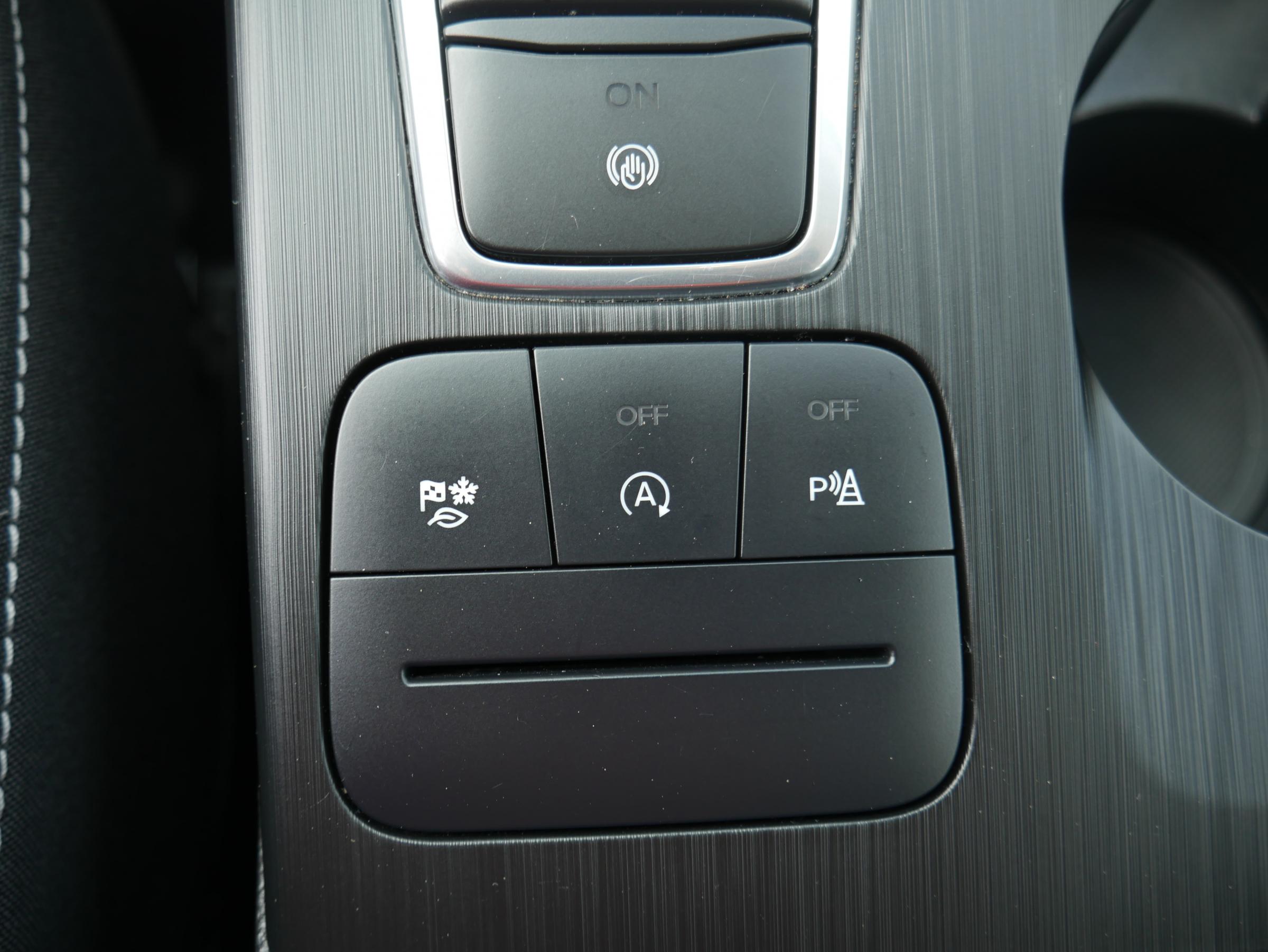 Ford Kuga, 2020 - pohled č. 20