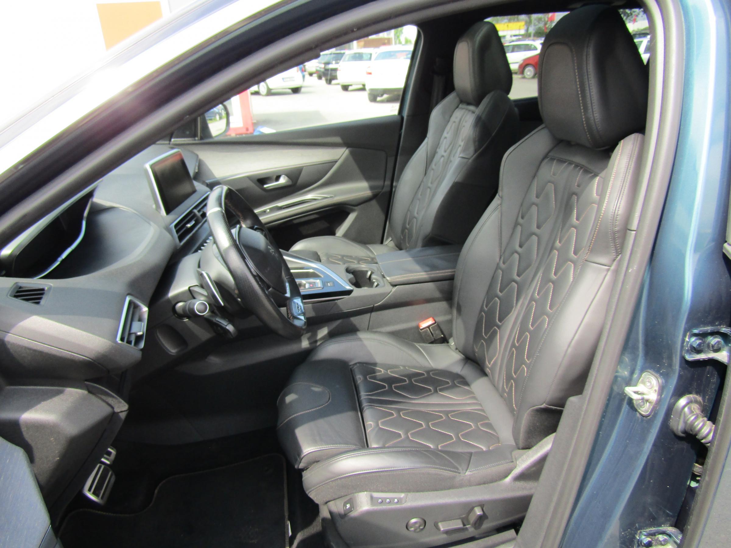 Peugeot 5008, 2018 - pohled č. 9