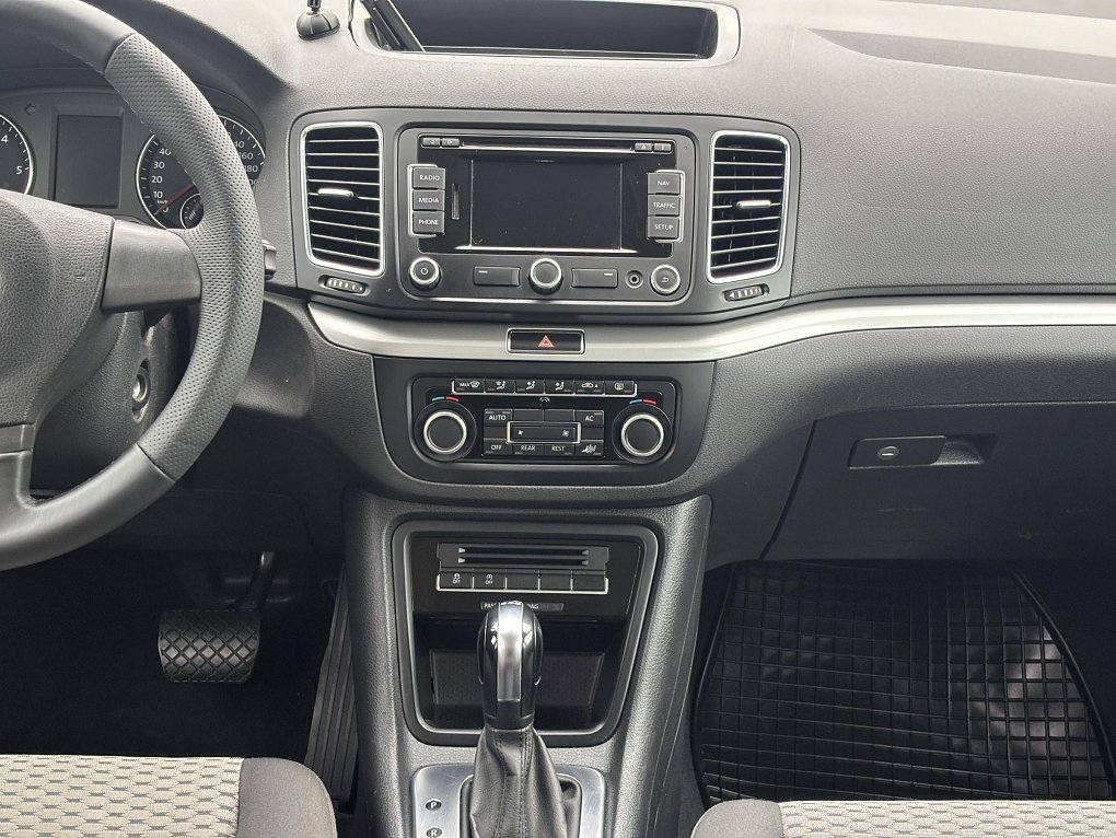 Volkswagen Sharan 2.0 TDi 