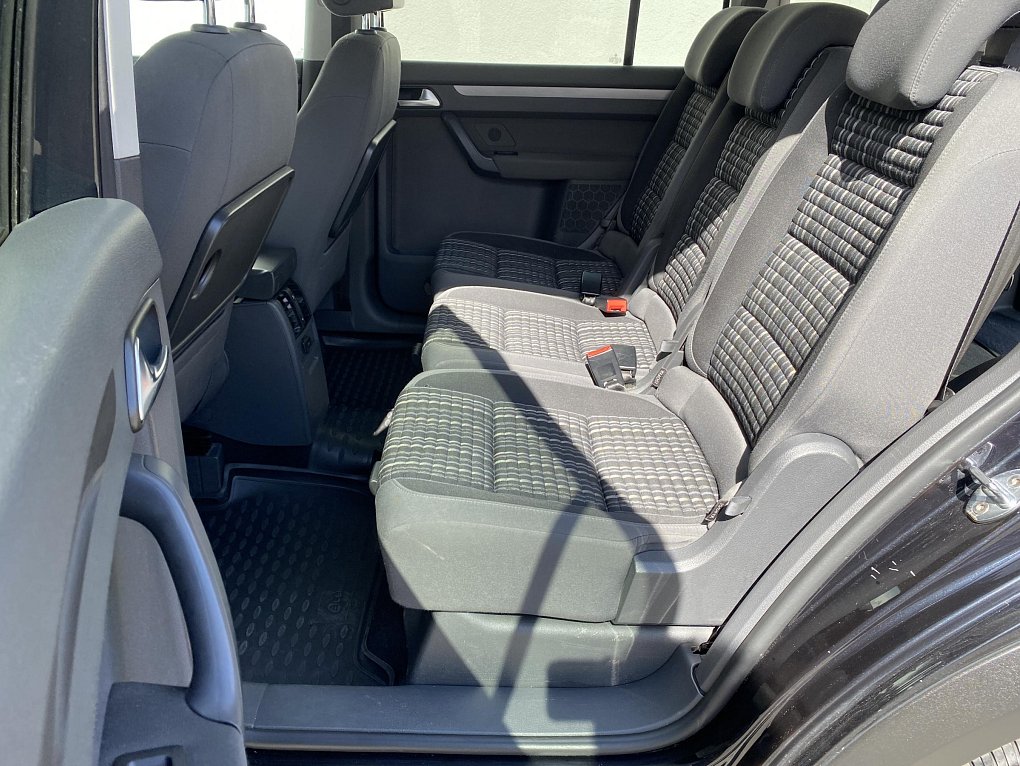 Volkswagen Touran 2.0 TDi CROSS