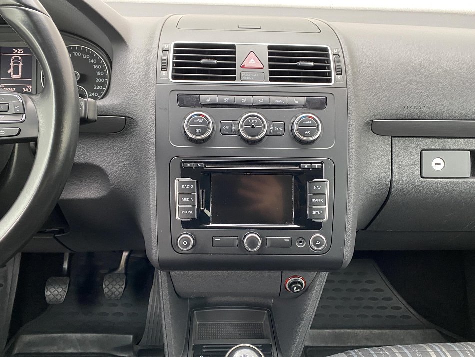 Volkswagen Touran 2.0 TDi CROSS