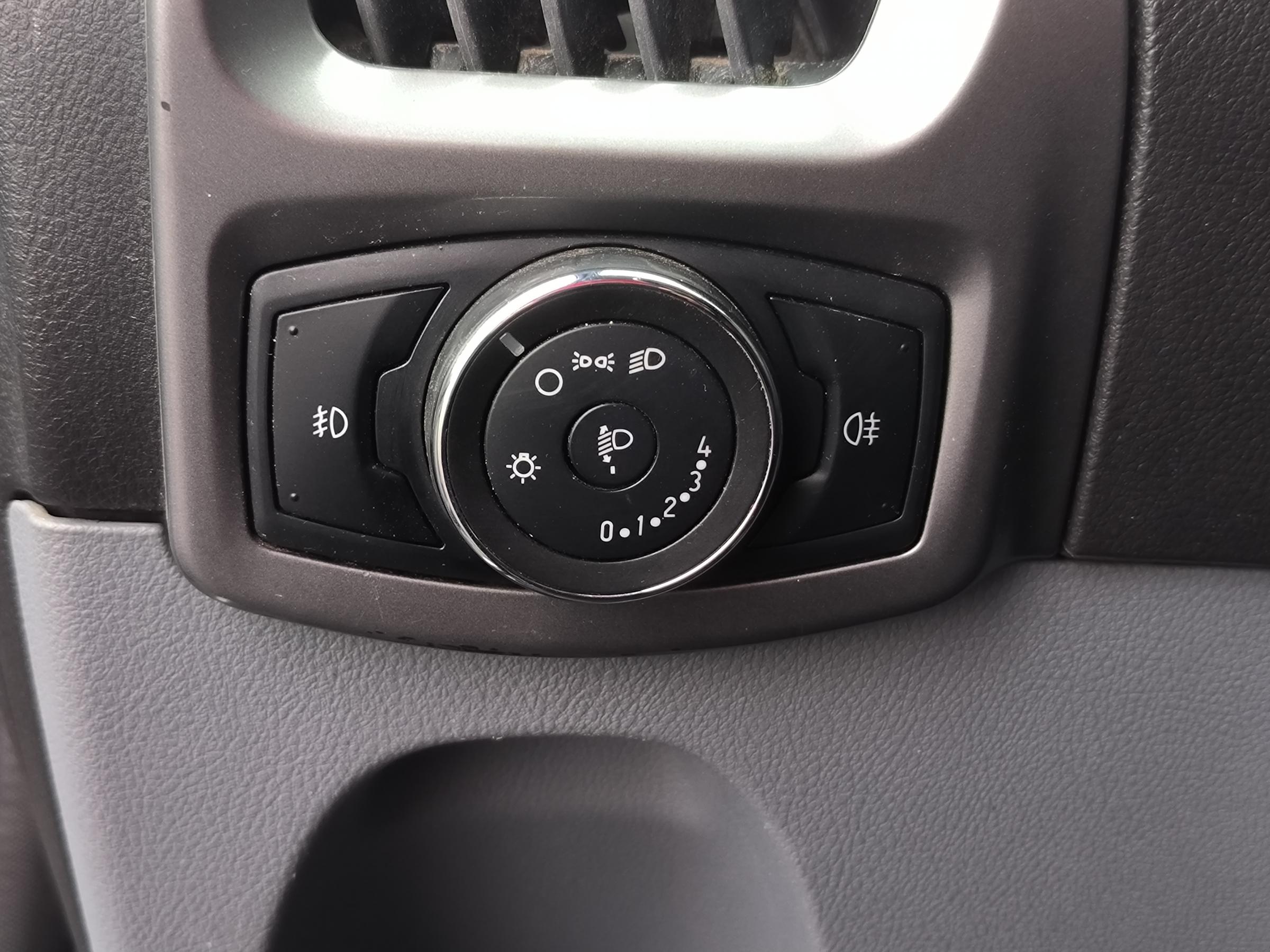 Ford Transit Custom, 2018 - pohled č. 19