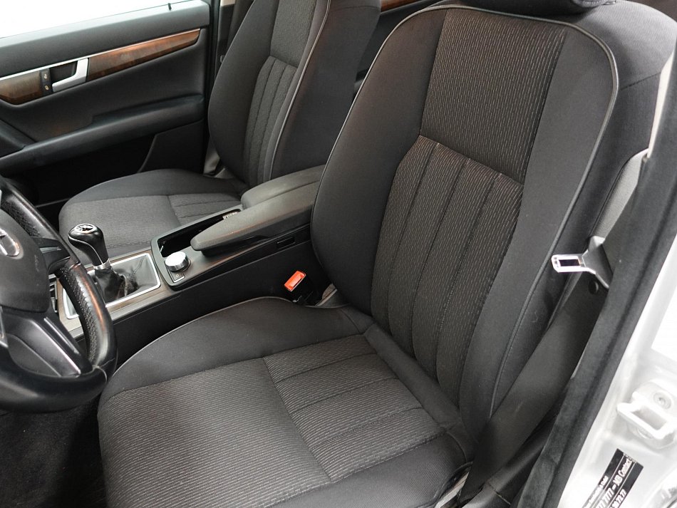 Mercedes-Benz Třída C 1.8K Elegance