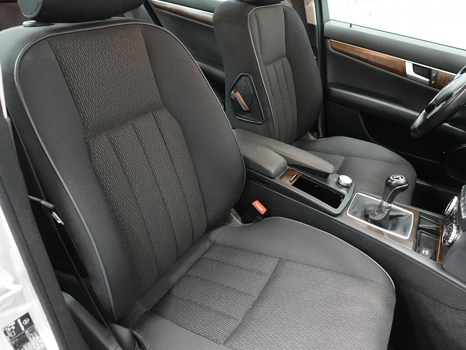 Mercedes-Benz Třída C 1.8K Elegance
