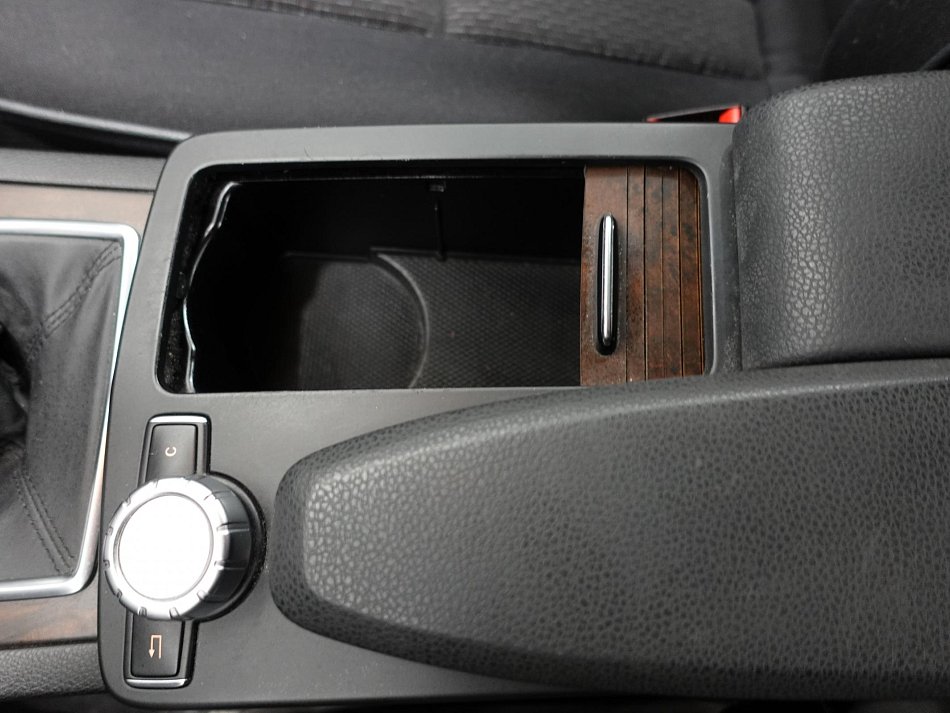 Mercedes-Benz Třída C 1.8K Elegance