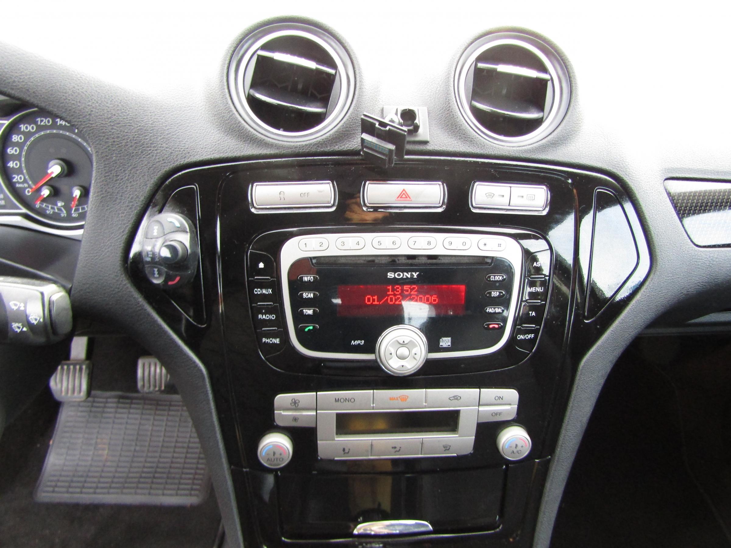 Ford Mondeo, 2010 - pohled č. 15