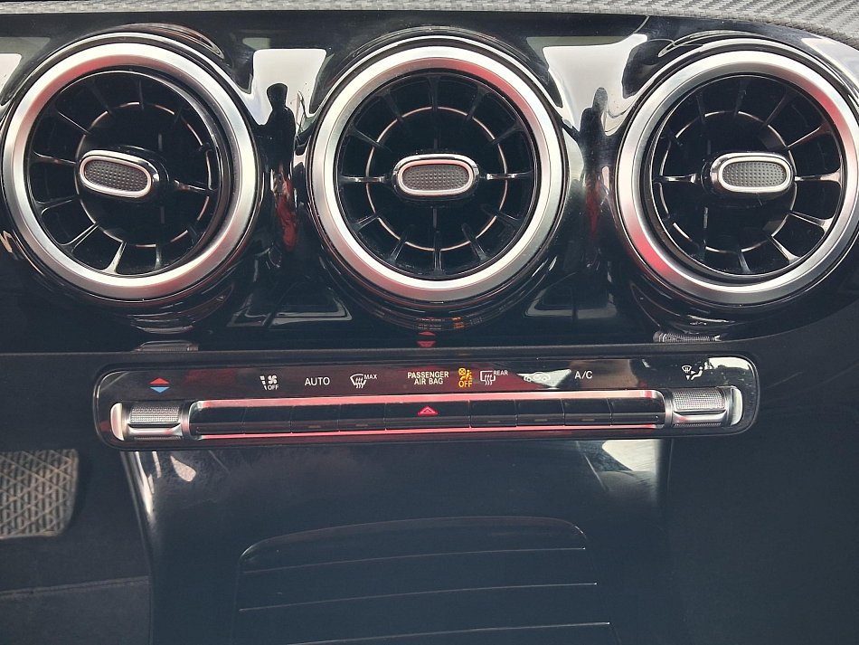 Mercedes-Benz Třída A 1.3L 