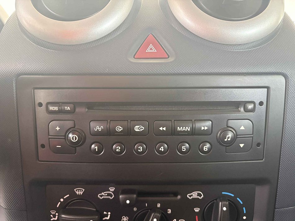 Peugeot 1007 1.4i 