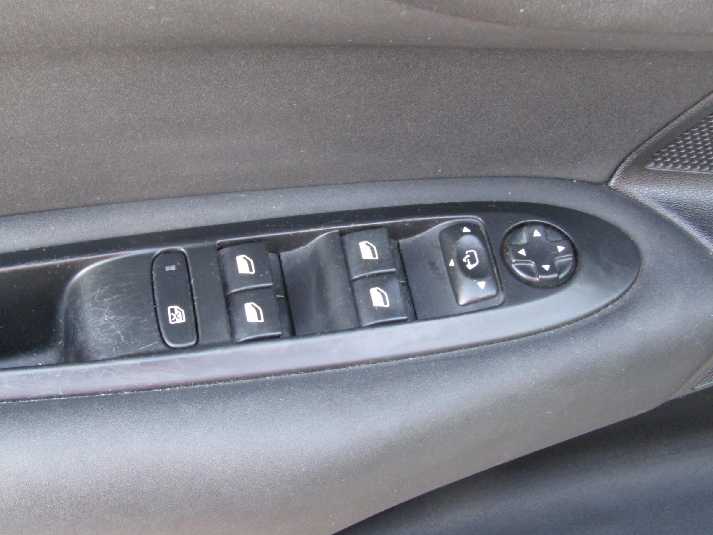 Citroën C4, 2012 - pohled č. 11