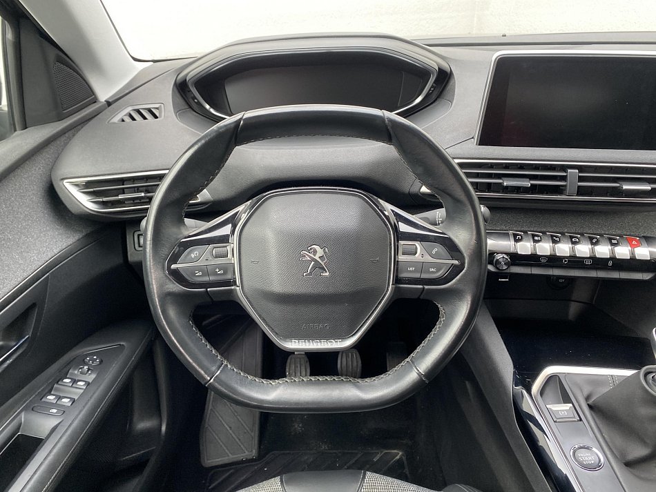 Peugeot 3008 1.2PT Allure