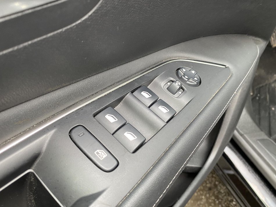 Peugeot 3008 1.2PT Allure