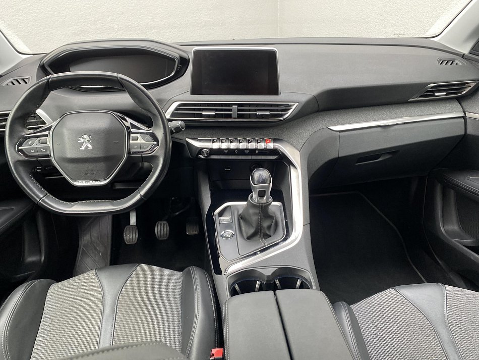 Peugeot 3008 1.2PT Allure