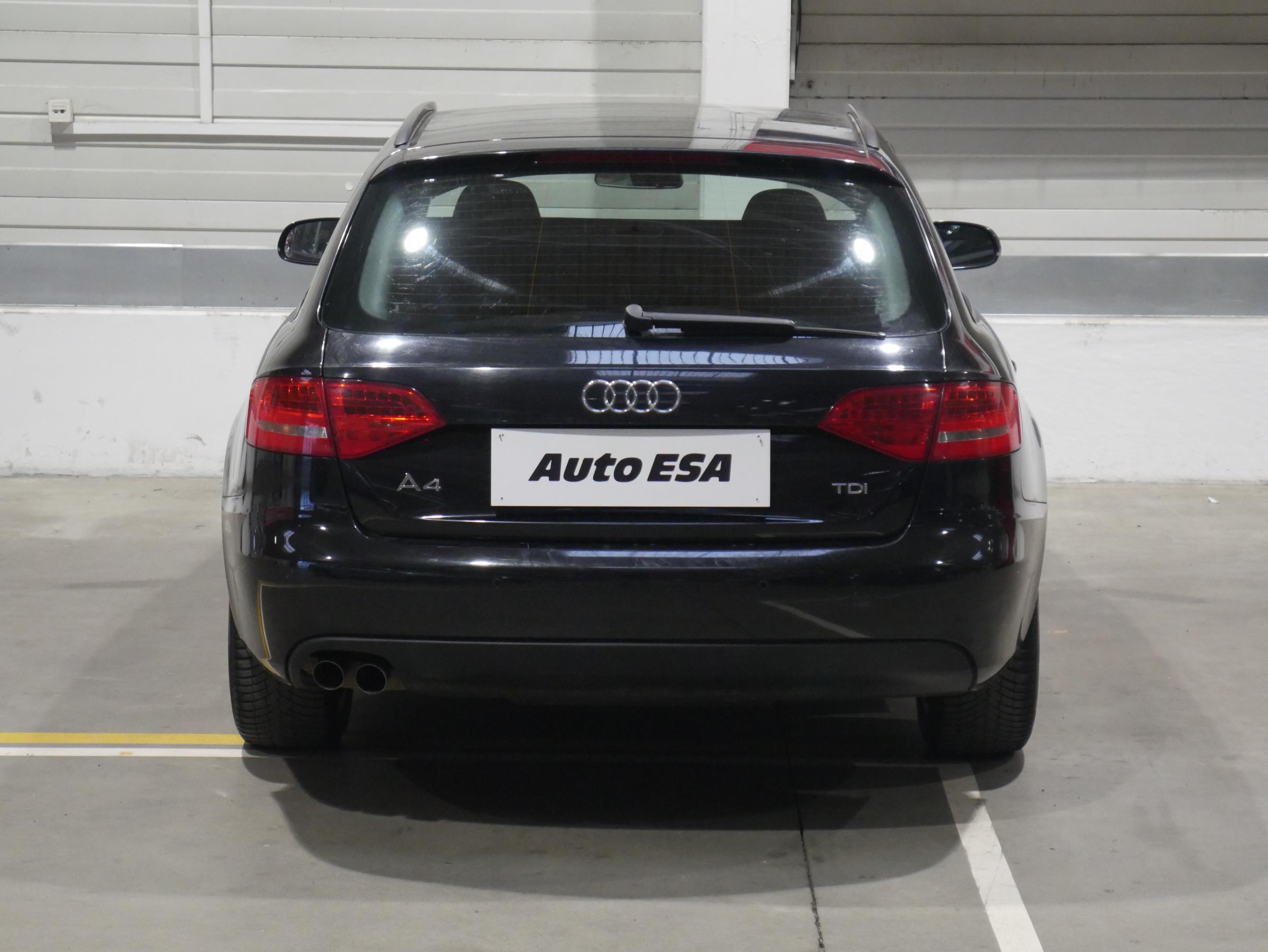 Audi A4, 2011 - pohled č. 5