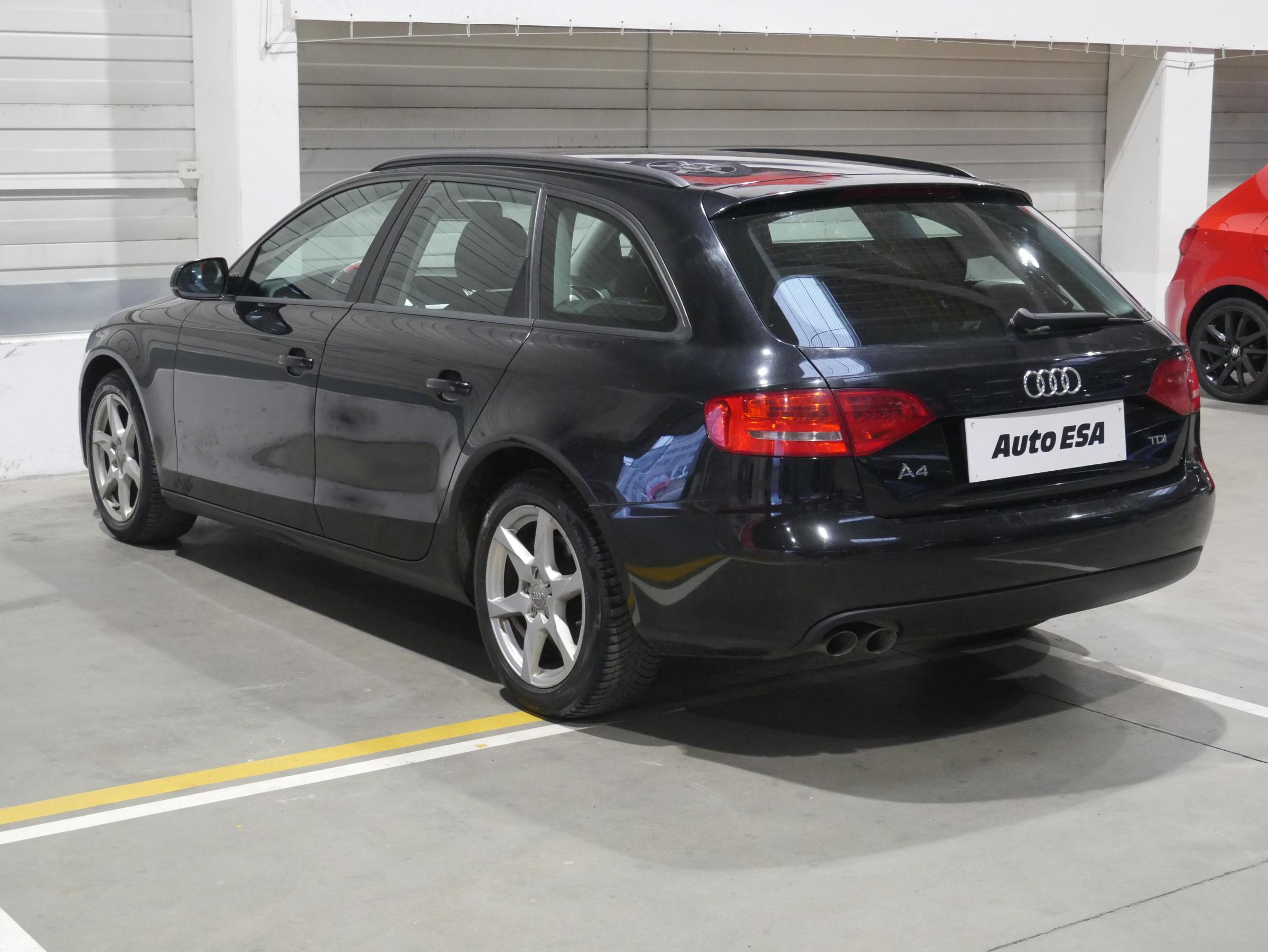 Audi A4, 2011 - pohled č. 6
