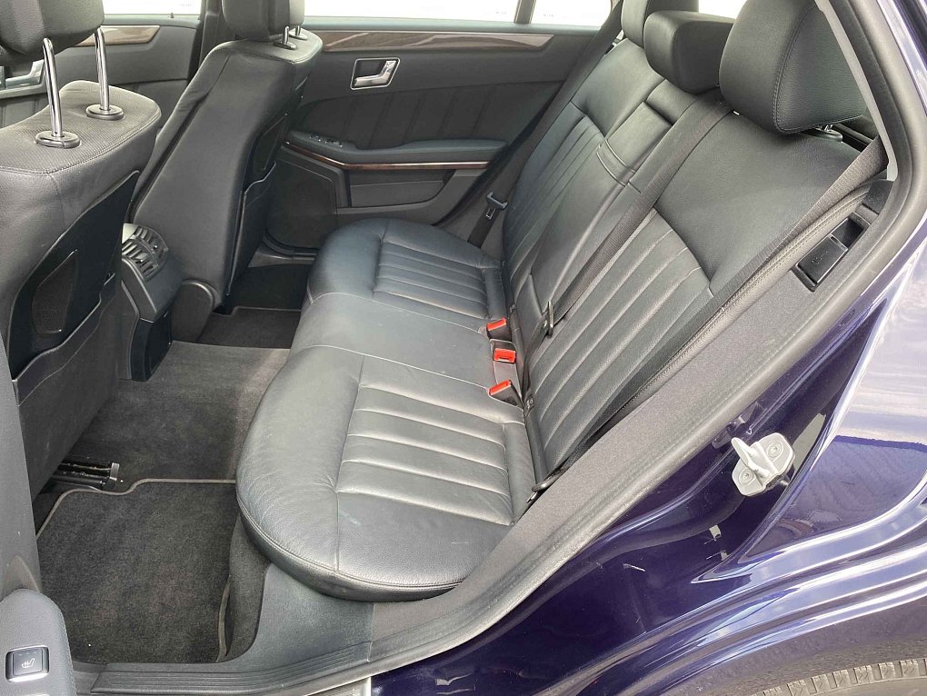 Mercedes-Benz Třída E 2.2 CDi Elegance E250