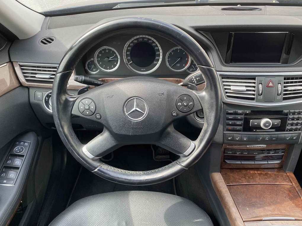 Mercedes-Benz Třída E 2.2 CDi Elegance E250