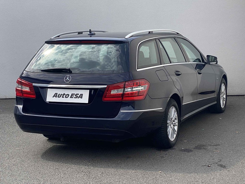 Mercedes-Benz Třída E 2.2 CDi Elegance E250