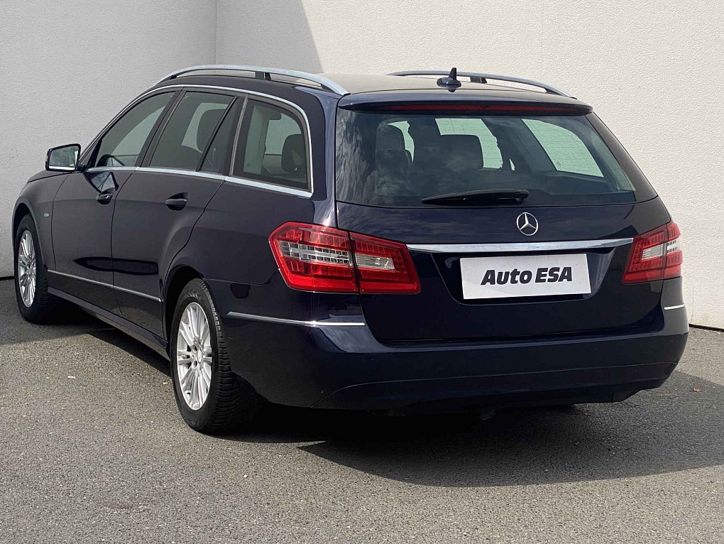 Mercedes-Benz Třída E 2.2 CDi Elegance E250