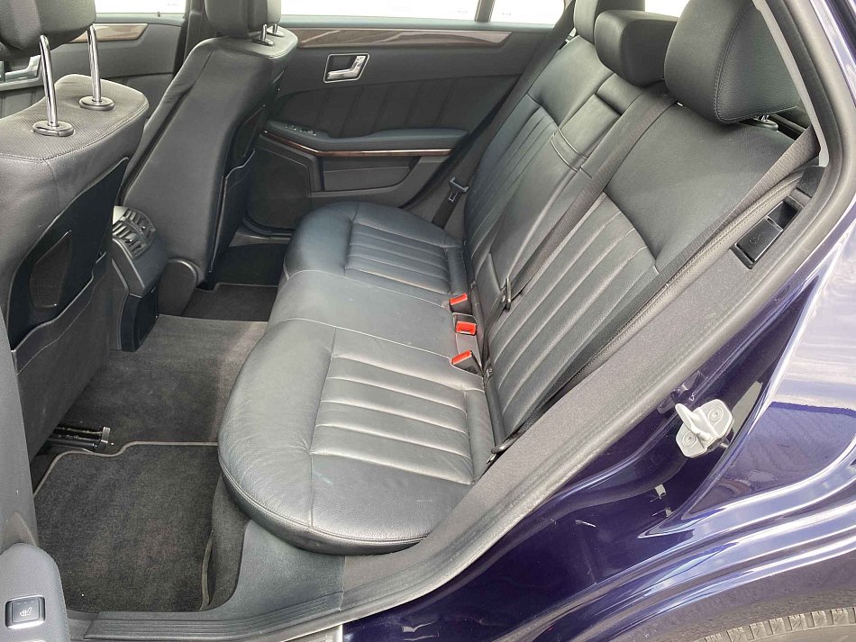 Mercedes-Benz Třída E 2.2 CDi Elegance E250