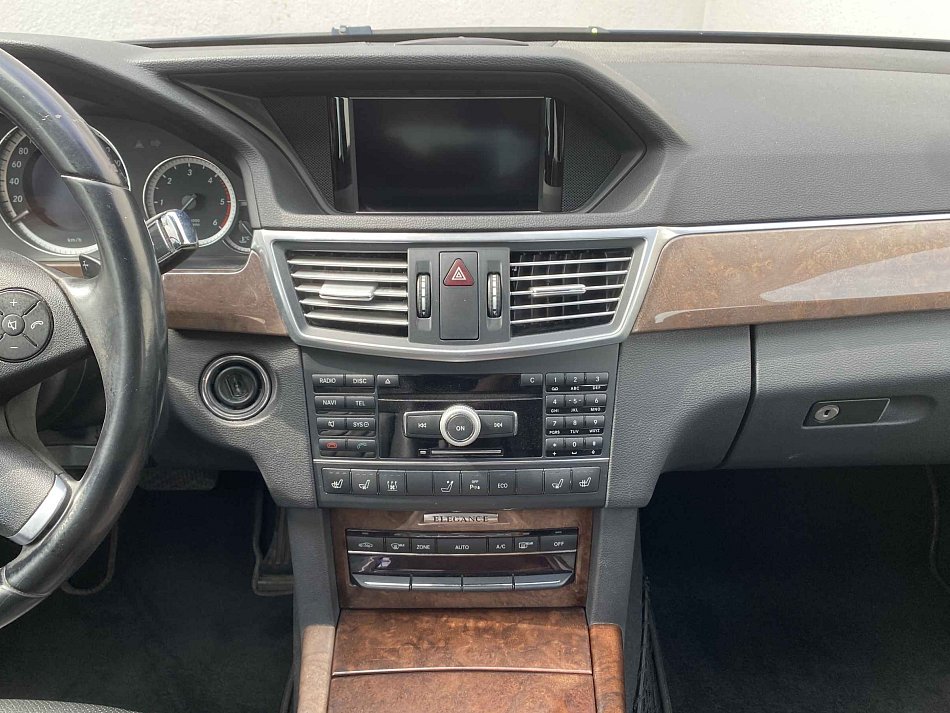 Mercedes-Benz Třída E 2.2 CDi Elegance E250