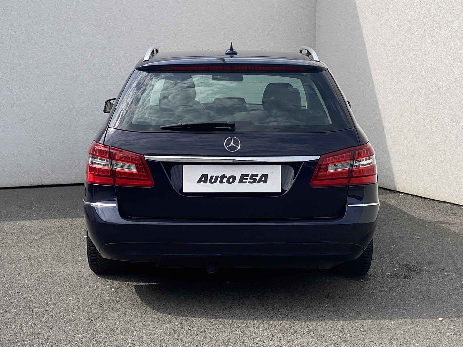 Mercedes-Benz Třída E 2.2 CDi Elegance E250