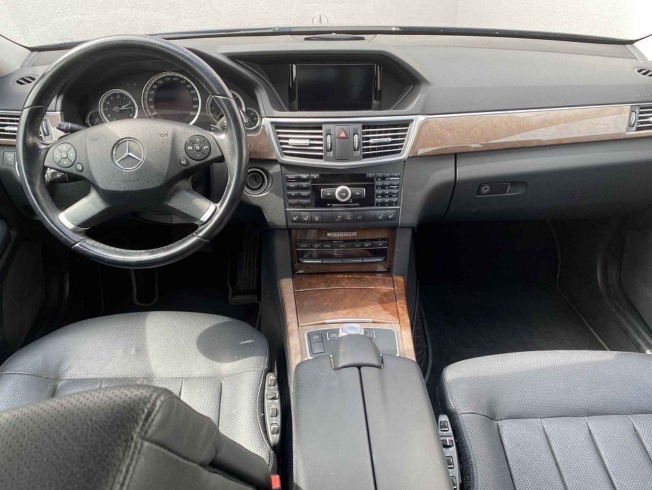 Mercedes-Benz Třída E 2.2 CDi Elegance E250