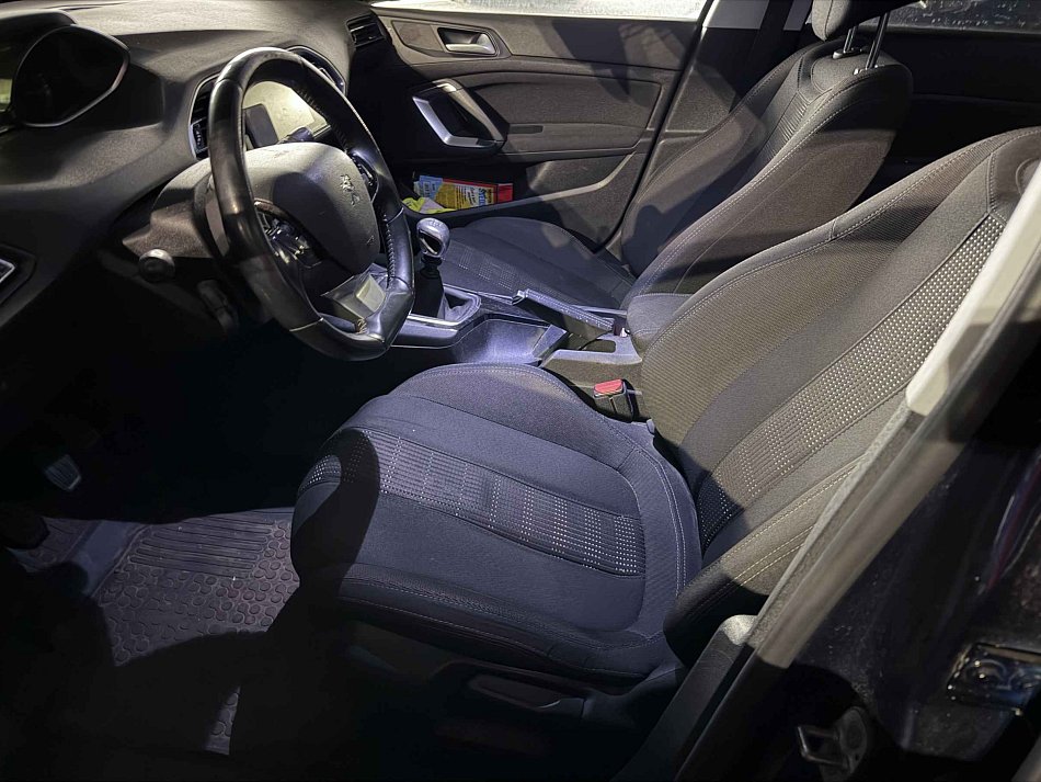 Peugeot 308 1.6 HDi 