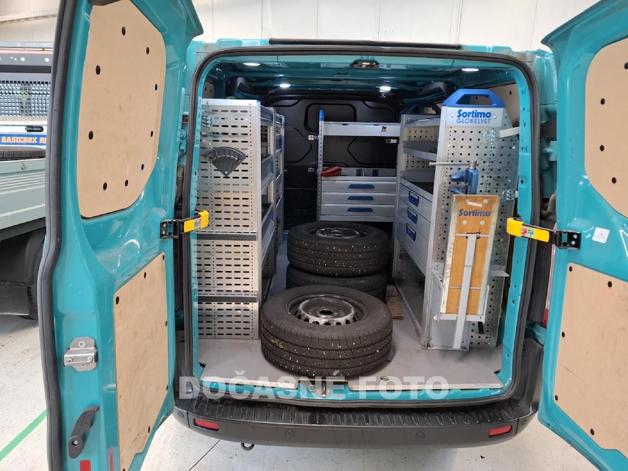 Ford Transit Custom, 2019 - pohled č. 3