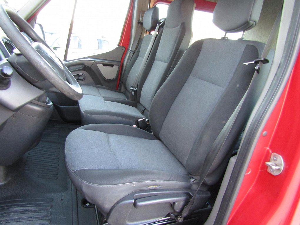 Renault Master 2.3dCi  L2H2 6míst