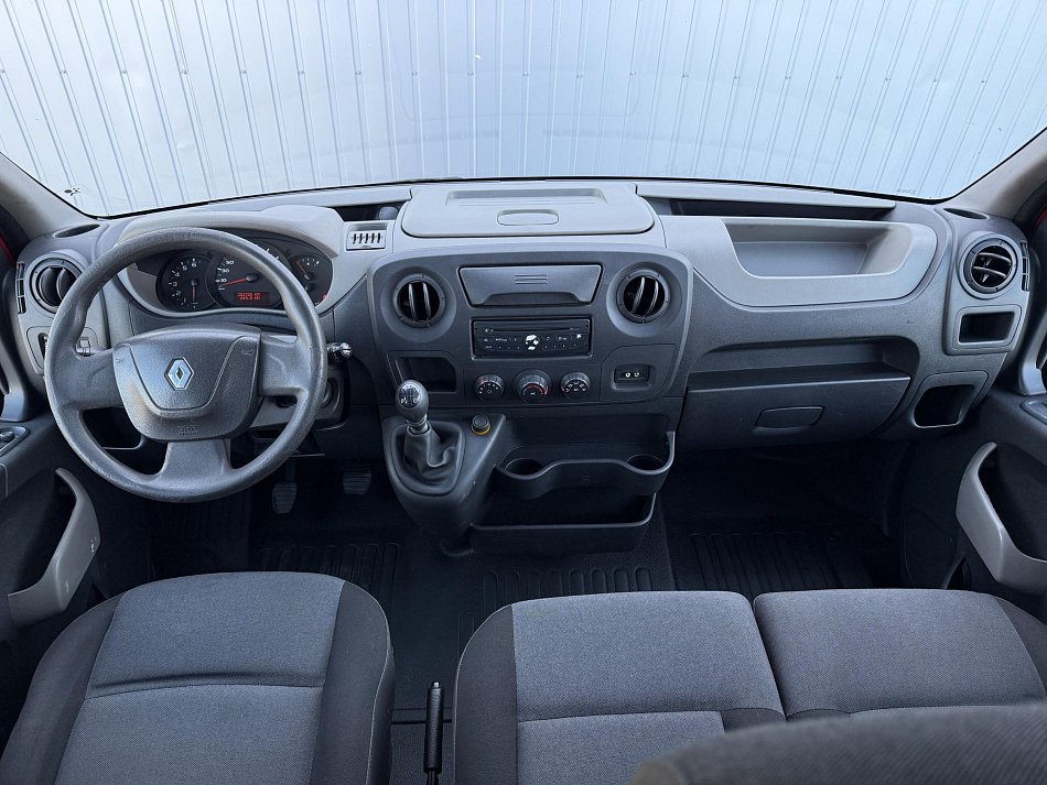 Renault Master 2.3dCi  L2H2 6míst