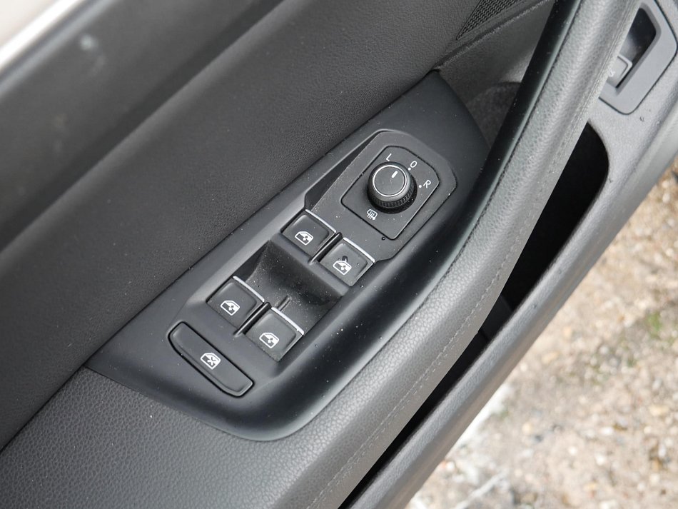 Volkswagen Passat 2.0 TDi 