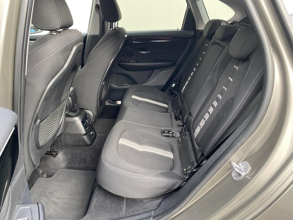BMW Řada 2 2.0 D Sport 218d