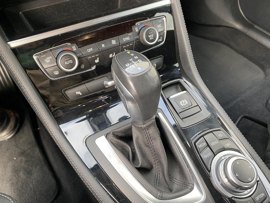 BMW Řada 2 2.0 D Sport 218d